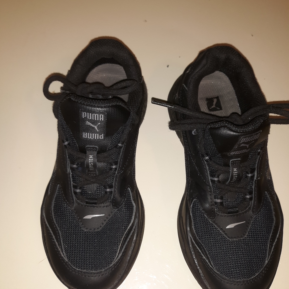 Boys puma size 4c